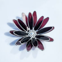 Load image into Gallery viewer, Daisy - Dark Pink
